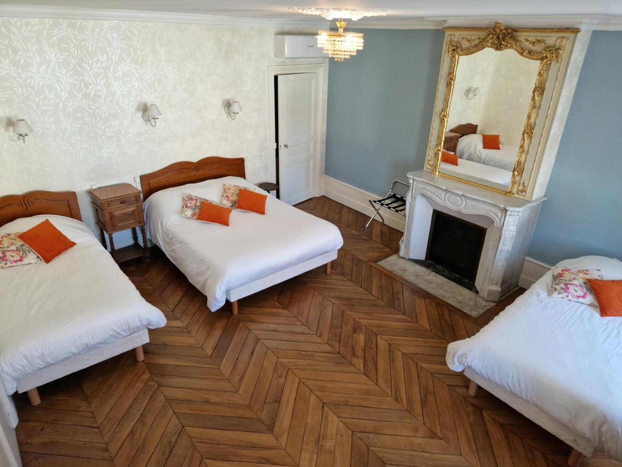 Hotel De La Ferte Шаньи Экстерьер фото